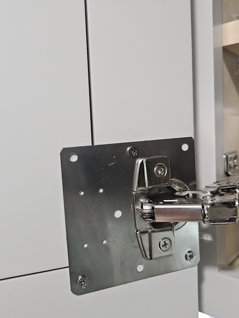 Concealed Cabinet Hinge Mounting Plate - Silver